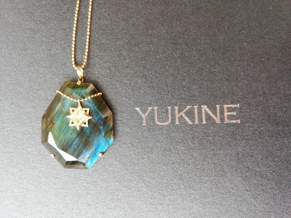 YUKINE のラビラドライトのペンダント